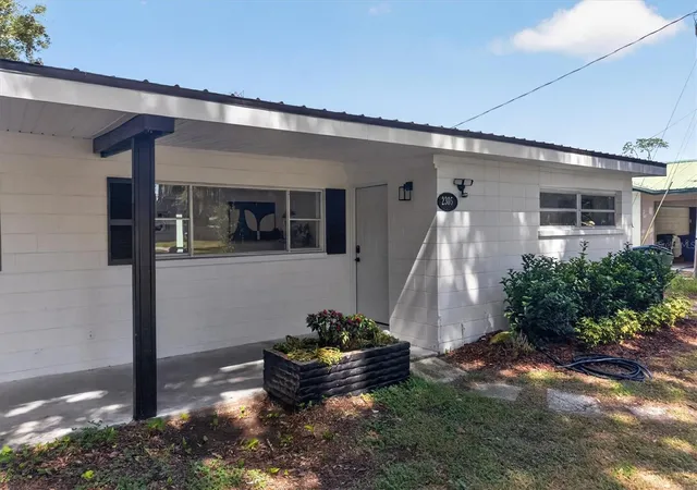 Photo 2 of Single family home for sale at 2305 New Jersey Rd, Lakeland, FL 33803 | MLS# O6430983 | Listing updated on 2026-10-13