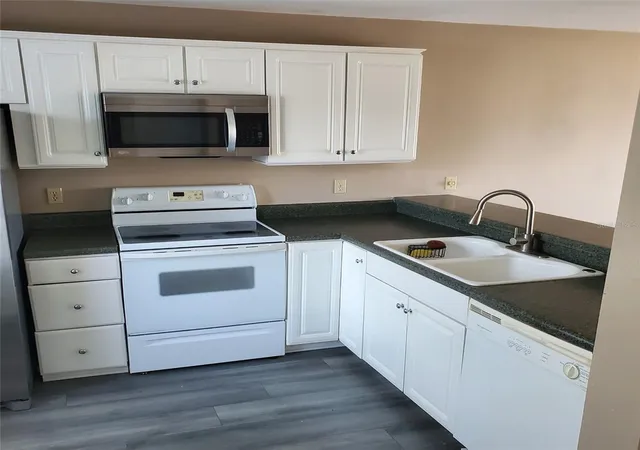 Photo 4 of Condo for sale at 2504 Woodgate Blvd #205, Orlando, FL 32822 | MLS# O6430987 | Listing updated on 2026-08-06