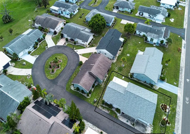 Photo 3 of Condo for sale at 701 Reading Pl, Sun City Center, FL 33573 | MLS# TB8536134 | Listing updated on 2026-08-25