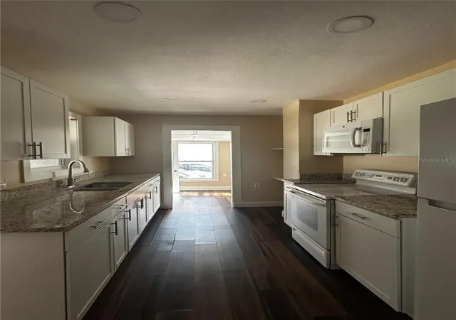 5th image of 400 S 6Th St, Leesburg, FL 34748 | MLS# O6430991