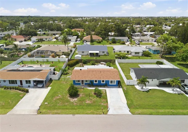 Photo 2 of Single family home for sale at 1317 Cypress Ave, Venice, FL 34285 | MLS# D6148310 | Listing updated on 2026-08-31