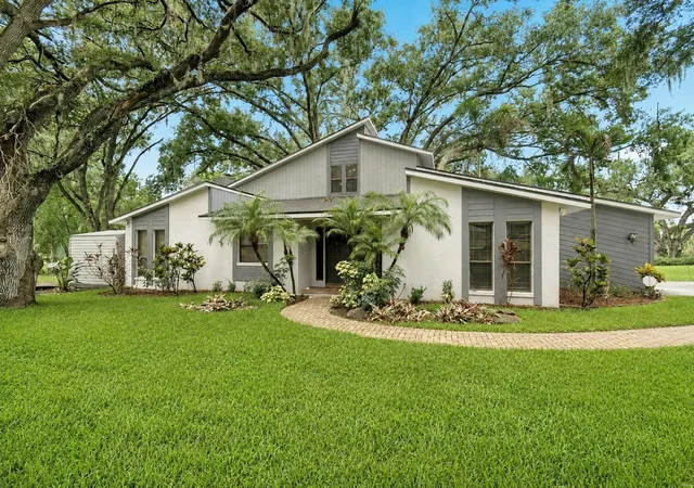 2nd image of 1904 Capri Rd, Valrico, FL 33594 | MLS# TB8536145