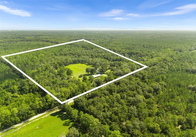 1st image of 19226 Se 24th Ave, Hawthorne, FL 32640 | MLS# GC542509