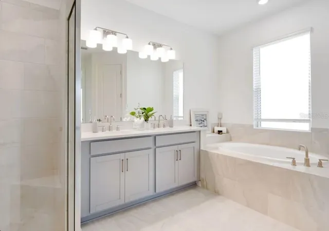 Photo 4 of Single family home for sale at 5772 Meads Bay Pond Rd, Kissimmee, FL 34758 | MLS# O6431007 | Listing updated on 2026-08-28