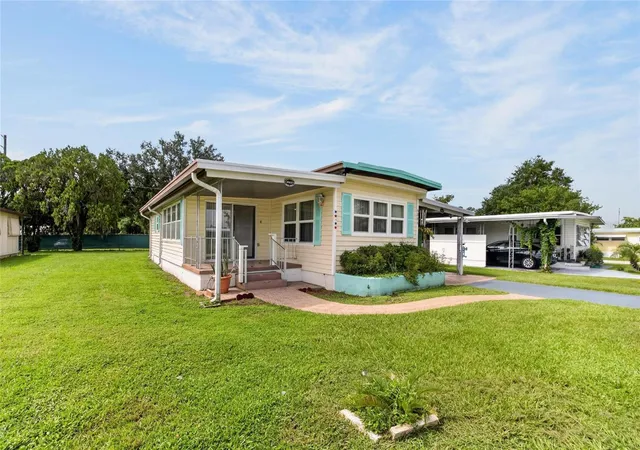 Photo 3 of Manufactured home for sale at 6004 Alpine Dr, Zephyrhills, FL 33542 | MLS# TB8536164 | Listing updated on 2026-09-24