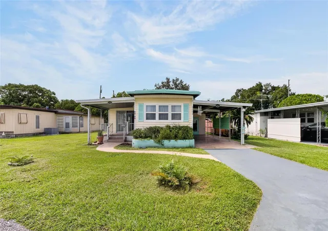Photo 4 of Manufactured home for sale at 6004 Alpine Dr, Zephyrhills, FL 33542 | MLS# TB8536164 | Listing updated on 2026-09-24