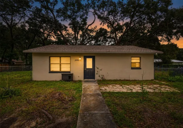 Photo 1 of Single family home for sale at 1454 Howard St, Groveland, FL 34736 | MLS# G5116092 | Listing updated on 2026-08-29