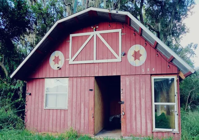 2nd image of 564 Sw Oak Ave W, Sebring, FL 33870 | MLS# P4939518