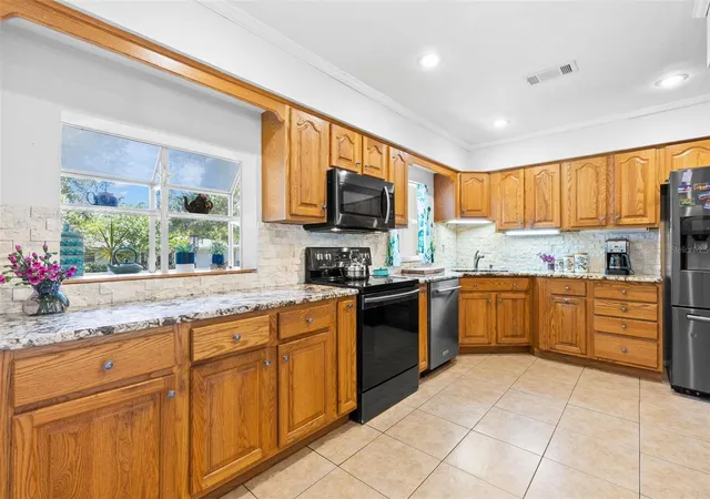 5th image of 1950 Rebecca Dr, Clearwater, FL 33764 | MLS# TB8536190