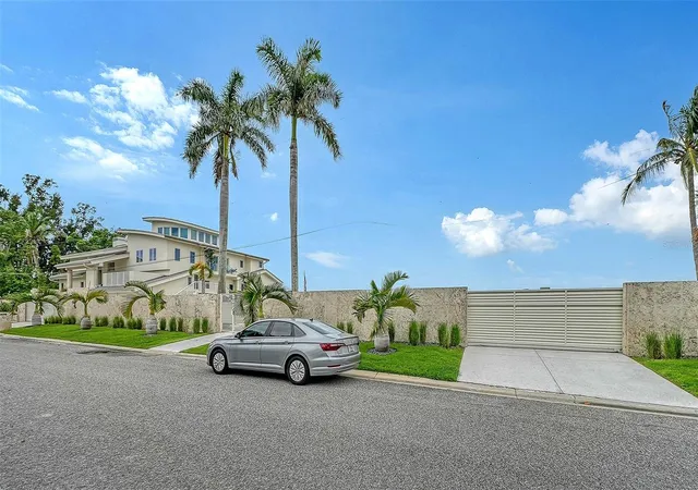Photo 4 of Single family home for sale at 1209 Westway Dr, Sarasota, FL 34236 | MLS# A4702151 | Listing updated on 2026-08-14