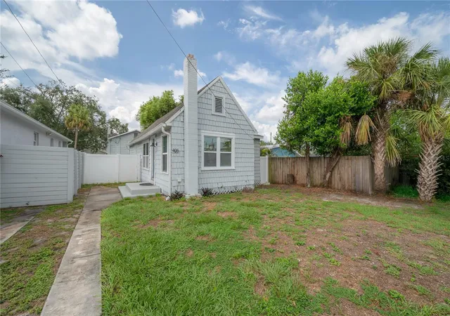 3rd image of 405 E Cayuga St, Tampa, FL 33603 | MLS# TB8536201