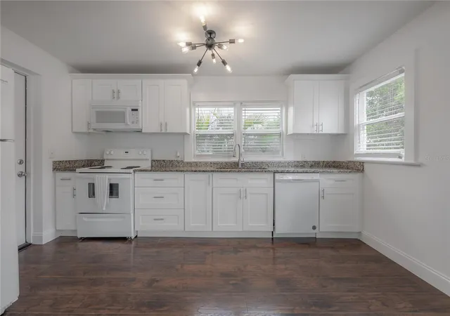 5th image of 405 E Cayuga St, Tampa, FL 33603 | MLS# TB8536201