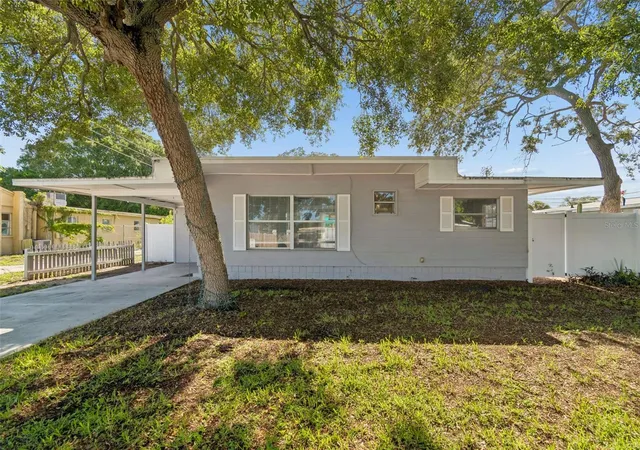 Photo 3 of Single family home for sale at 516 64th Street S, Saint Petersburg, FL 33707 | MLS# TB8536205 | Listing updated on 2026-10-04