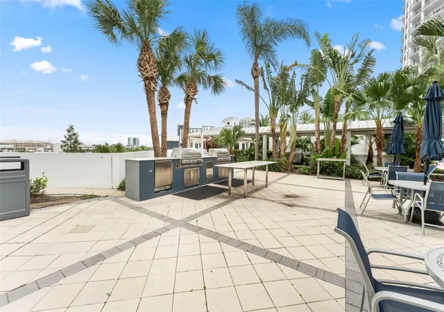 Listing Photo 2 - Condo for sale in Towers of Channelside  located at 449 S 12Th St, Tampa, FL 33602 - Unit #2005