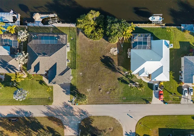 3rd image of 241 Sw 40Th St, Cape Coral, FL 33914 | MLS# C7529256