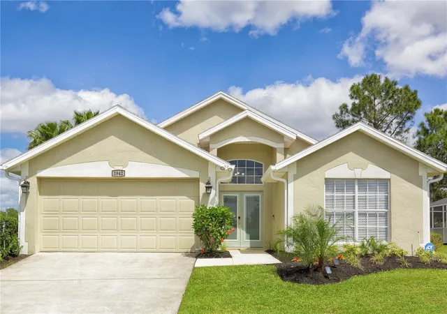 Photo 1 of Single family home for sale at 1942 Bermuda Pointe Dr, Haines City, FL 33844 | MLS# S5155083 | Listing updated on 2026-08-08