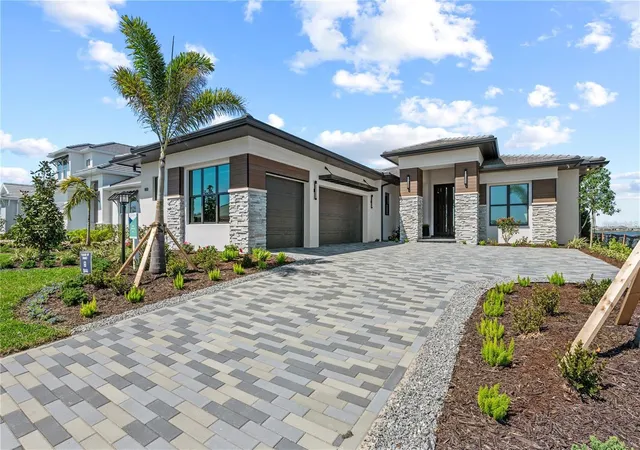 Photo 1 of Single family home for sale at 800 Blue Shell Loop, Sarasota, FL 34240 | MLS# A4702160 | Listing updated on 2026-09-06