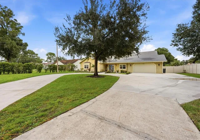 Photo 4 of Single family home for sale at 15127 Pennington Rd, Tampa, FL 33624 | MLS# TB8536237 | Listing updated on 2026-09-30