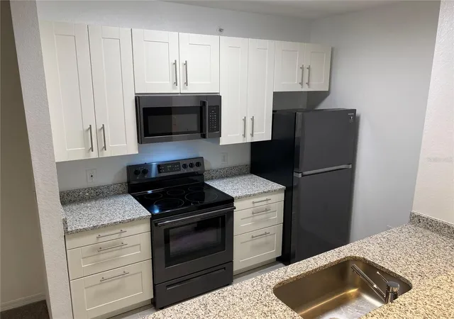 Photo 2 of Sale Pending at 5455 Vineland Rd #3310, Orlando, FL 32811 | MLS# O6431077 | Listing updated on 2026-08-21