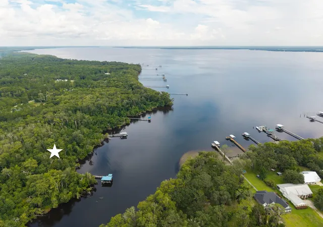 11th image of 150 Pioneer Trl, Green Cove Springs, FL 32043 | MLS# GC542519