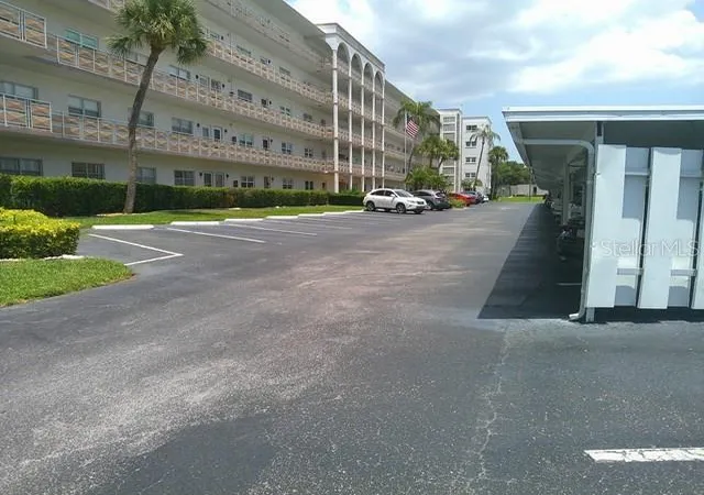 2nd image of 5603 80Th St N, Saint Petersburg, FL 33709