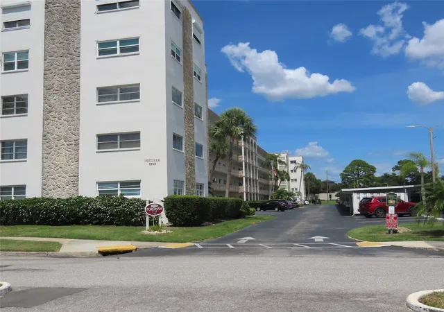 2nd image of 5603 80th St N #207, Saint Petersburg, FL 33709 | MLS# TB8536250
