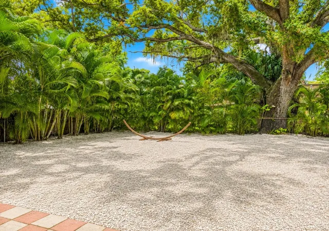 4th image of 1235 32Nd St, Sarasota, FL 34234 | MLS# A4702166