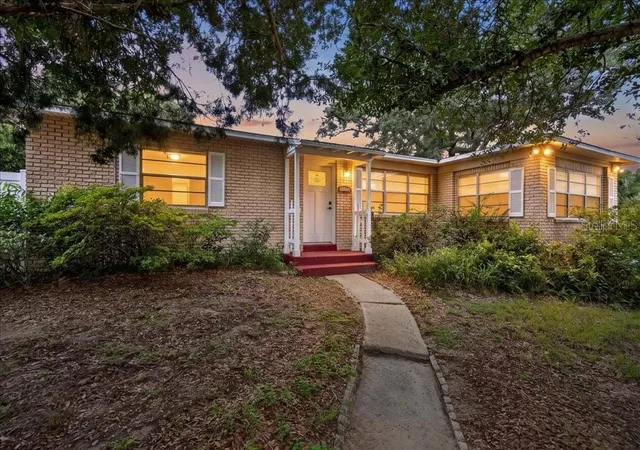 Photo 1 of Single family home for sale at 404 Pine Rd, Ormond Beach, FL 32176 | MLS# V4950576 | Listing updated on 2026-09-15