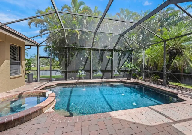 Photo 3 of Single family home for sale at 4665 Tuscana Dr, Sarasota, FL 34241 | MLS# A4702171 | Listing updated on 2026-08-25