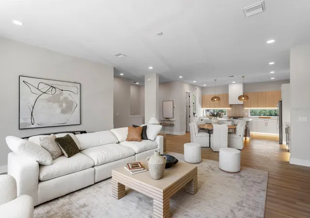 Photo 3 of Townhouse for sale at 5210 Bayshore Blvd #4, Tampa, FL 33611 | MLS# TB8536266 | Listing updated on 2026-08-14