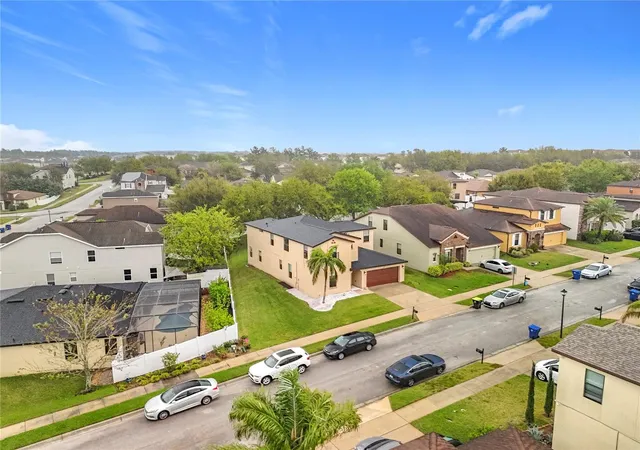 2nd image of 319 Arbor Pointe Ave, Minneola, FL 34715 | MLS# O6431104