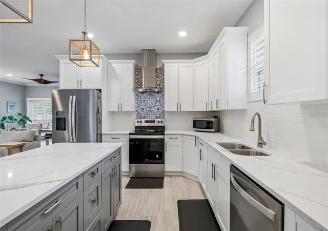 Photo 4 of Sale Pending at 4011 55th Avenue N, Saint Petersburg, FL 33714 | MLS# TB8536283 | Listing updated on 2026-08-10
