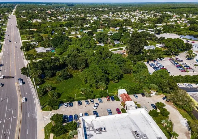 2nd image of 1820 S Mccall Rd, Englewood, FL 34223 | MLS# D6148317