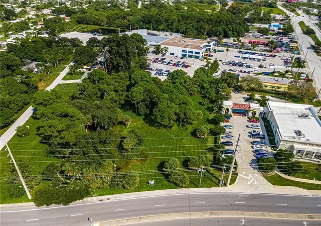 5th image of 1820 S Mccall Rd, Englewood, FL 34223 | MLS# D6148317