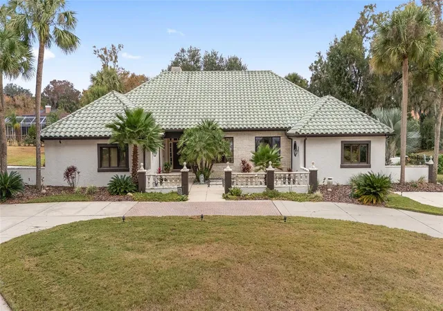 Photo 3 of Single family home for sale at 2023 Se Laurel Run Dr, Ocala, FL 34471 | MLS# OM729845 | Listing updated on 2026-08-07