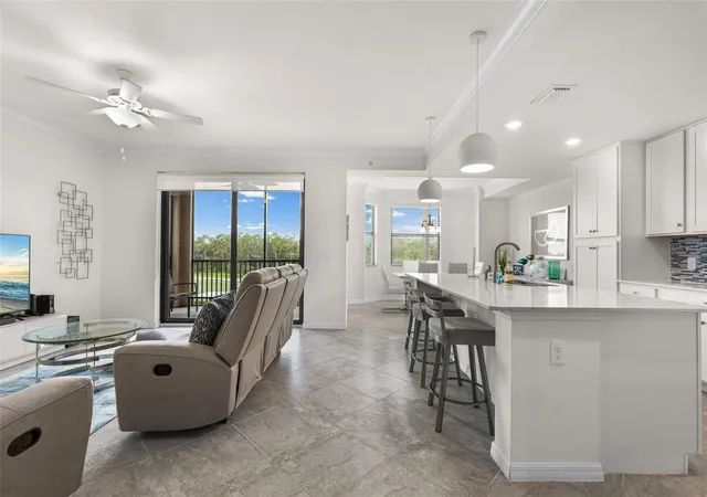 Listing Photo 4 - Condo for sale in building located at 17510 Gawthrop Dr, LAKEWOOD RANCH, FL 34211 - Unit #302