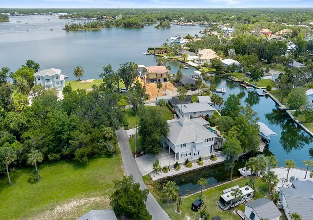 2nd image of 1035 N Appalachian Ter, Crystal River, FL 34429 | MLS# W7888305