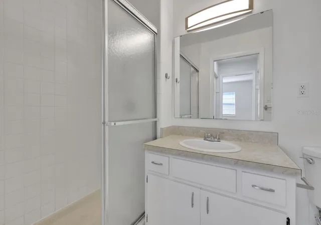 Listing Photo 4 - Condo for sale in building located at 1550 11Th St Ne, Winter Haven, FL 33881 - Unit #G6