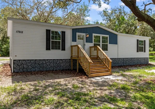 Photo 2 of Manufactured home for sale at 17912 Greensboro St, Spring Hill, FL 34610 | MLS# W7888307 | Listing updated on 2026-09-23