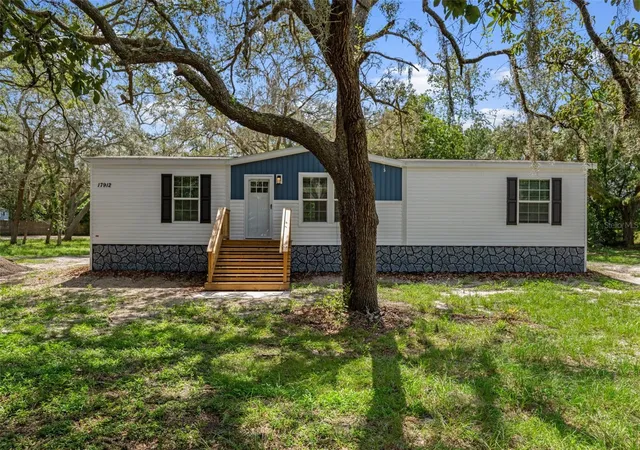 Photo 3 of Manufactured home for sale at 17912 Greensboro St, Spring Hill, FL 34610 | MLS# W7888307 | Listing updated on 2026-09-23