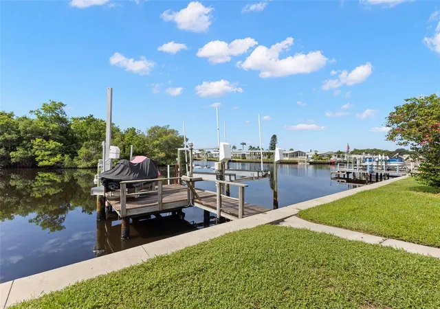 2nd image of 436 Mount Oak Ave Ne #747, Saint Petersburg, FL 33702 | MLS# TB8536334