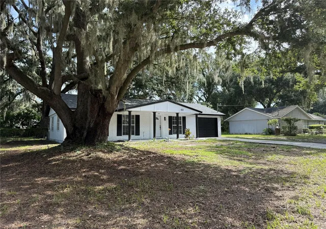 2nd image of 3008 Oakview Ln, Plant City, FL 33566 | MLS# TB8536349