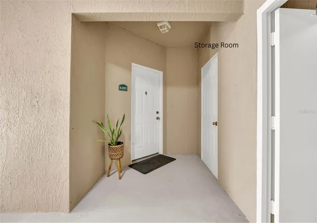 Listing Photo 5 - Condo for sale in building located at 4897 Cypress Woods Dr, Orlando, FL 32811 - Unit #6303