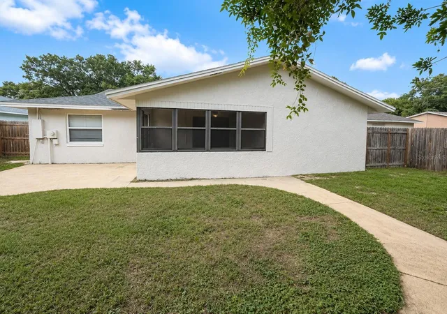 Photo 11 of Single family home for sale at 7313 Thomas Jefferson Cir E, Bartow, FL 33830 | MLS# S5155109 | Listing updated on 2026-09-04