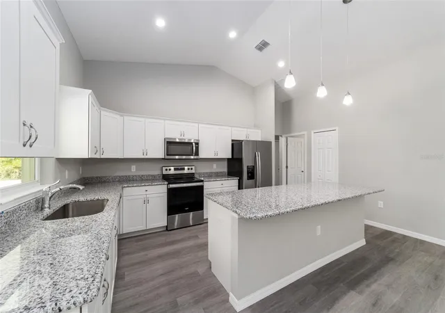 4th image of 3617 Sw Breezy Point Dr, Dunnellon, FL 34431 | MLS# OM729858