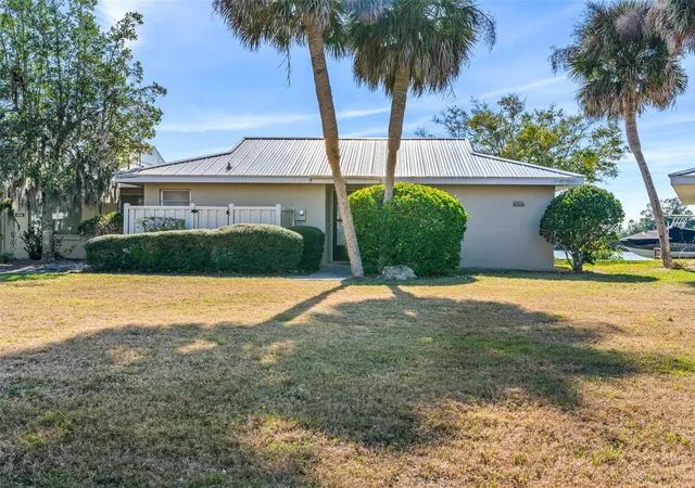 3rd image of 11568 W Bayshore Dr #17, Crystal River, FL 34429 | MLS# W7888318