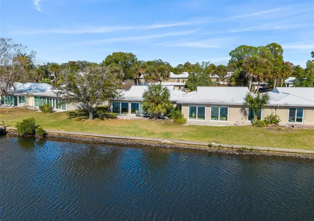 5th image of 11568 W Bayshore Dr #17, Crystal River, FL 34429 | MLS# W7888318