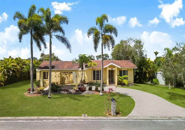 Photo 2 of Single family home for sale at 383 Camino Los Flamboyanes, Cidra, PR 00739 | MLS# PR9123226 | Listing updated on 2026-08-11