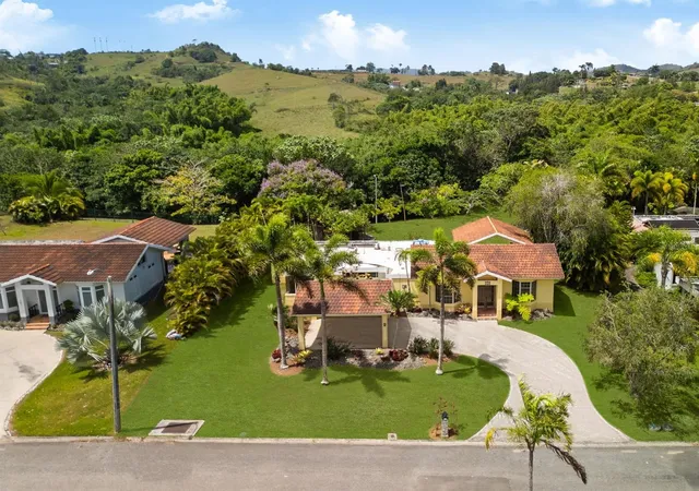 Photo 2 of Single family home for sale at 383 Camino Los Flamboyanes, Cidra, PR 00739 | MLS# PR9123226 | Listing updated on 2026-08-11