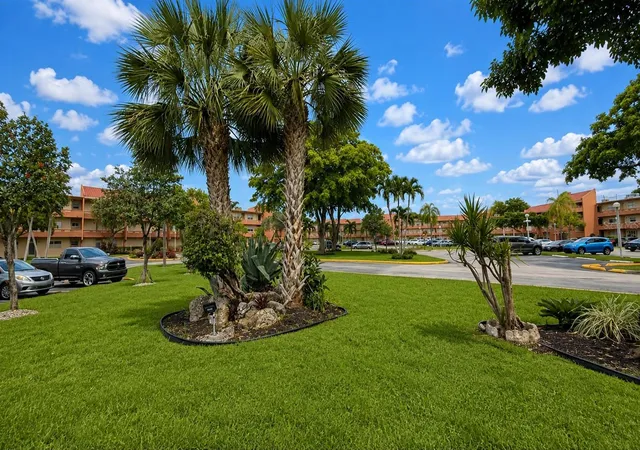 17th image of 8810 W Mcnab Rd #303, Tamarac, FL 33321 | MLS# O6431207